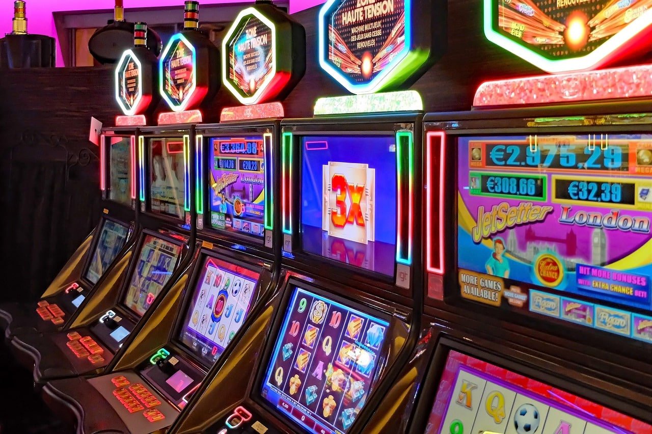 King34 permainan slot video modern grafik sinematik fitur bonus free spin multiplier